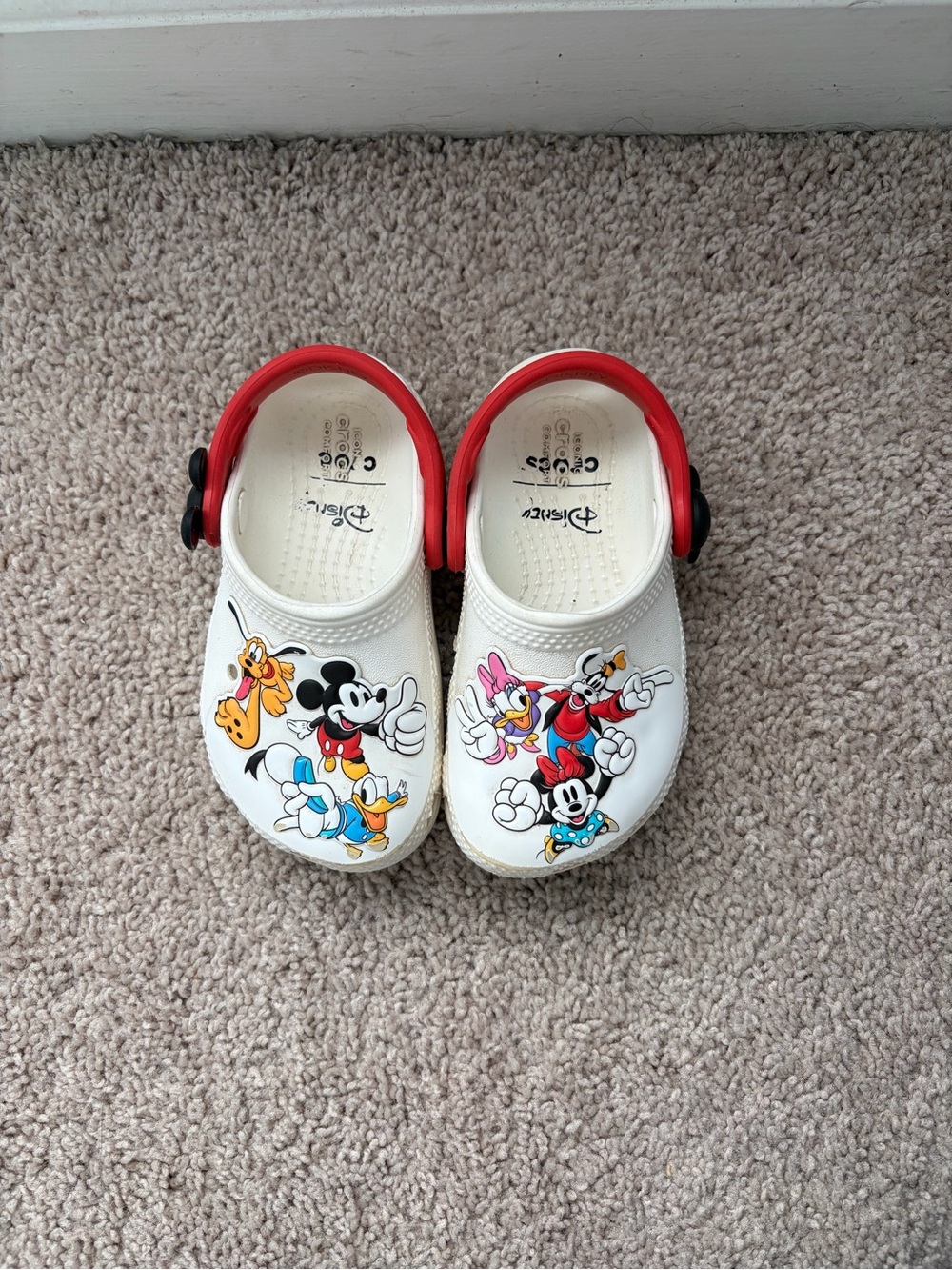 Mickey & Friends Crocs - Picture 3 of 8